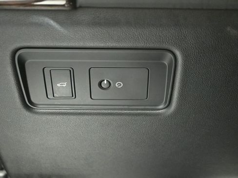 Used 2022 Land Rover Range Rover P525 Westminster Edition image 11