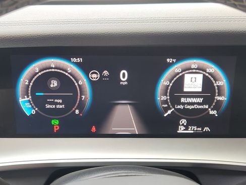 Used 2025 Volkswagen Tiguan SE AWD/4WD image 7