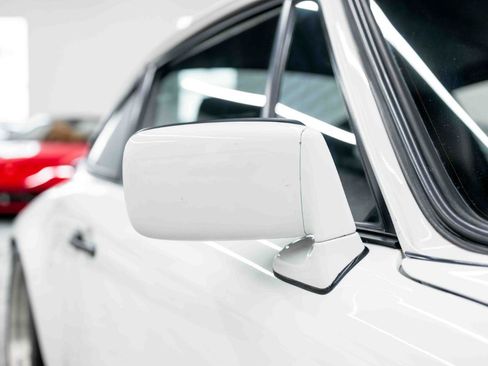 Used 1987 Porsche 911 Carrera RWD image 17
