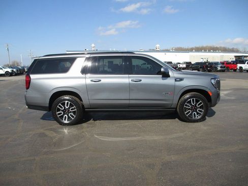 Used 2022 GMC Yukon XL AT4 w/ Max Trailering Package image 4
