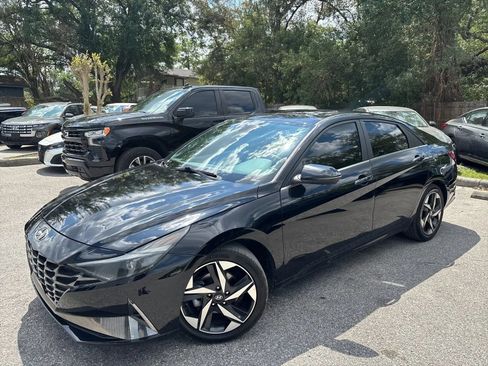 Used 2021 Hyundai Elantra SEL w/ Convenience + Premium Package FWD image 3