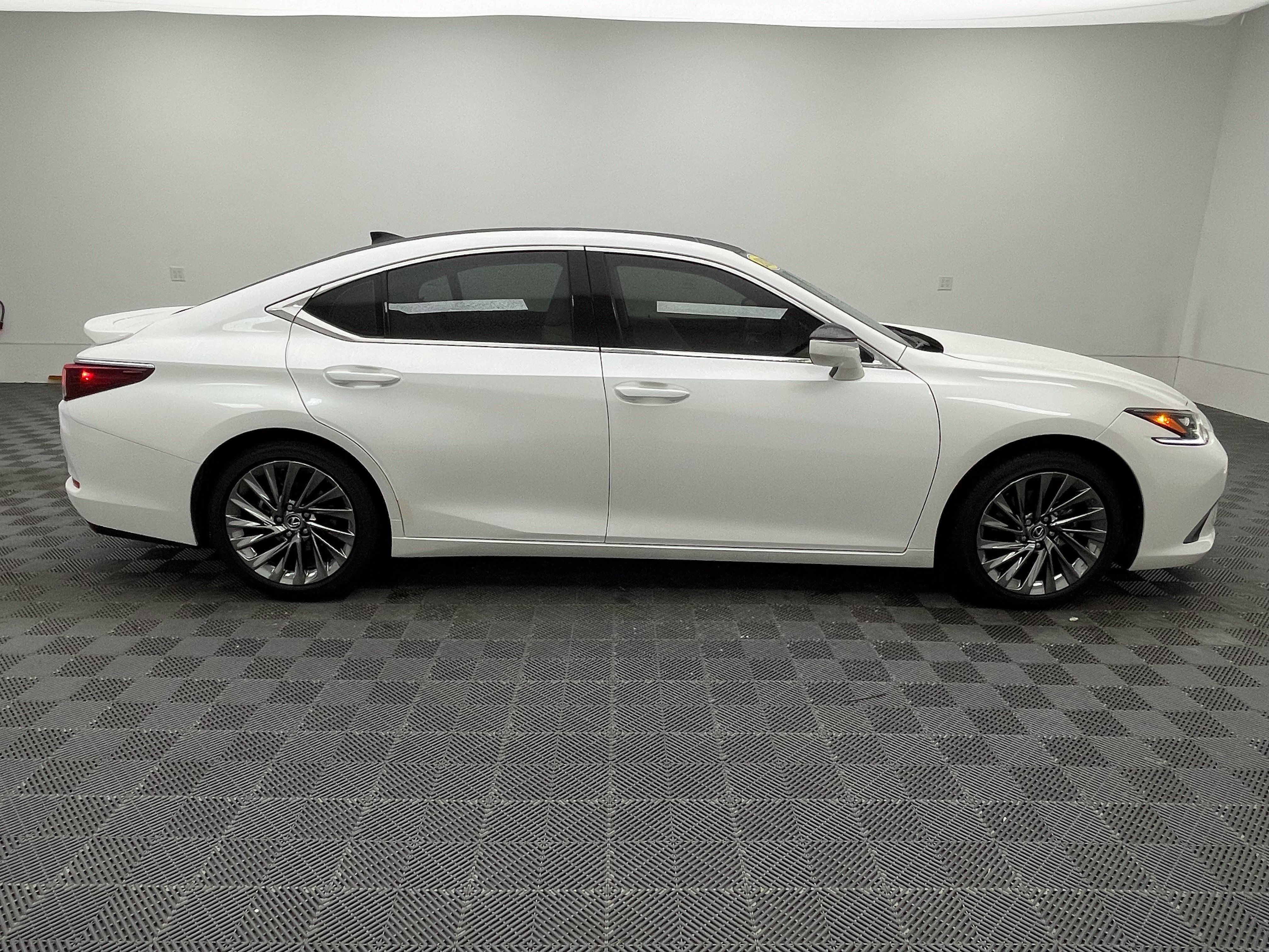 Used 2024 Lexus ES 350 Ultra Luxury w/ Accessory Package (Z2) FWD image 7