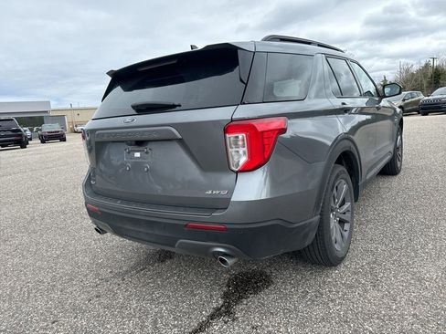 Used 2023 Ford Explorer XLT w/ Equipment Group 202A AWD/4WD image 12