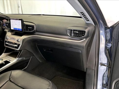Used 2021 Ford Explorer XLT w/ Equipment Group 202A image 16