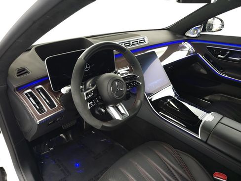 Used 2024 Mercedes-Benz S 63 AMG S w/ Carbon Fiber Exterior Package image 9