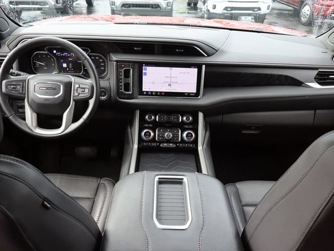 Used 2021 GMC Yukon Denali w/ Denali Premium Package AWD/4WD image 22