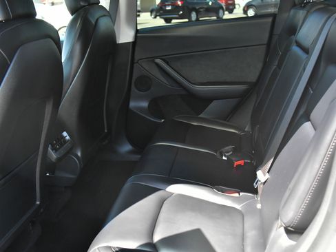 Used 2023 Tesla Model Y Long Range AWD/4WD image 34