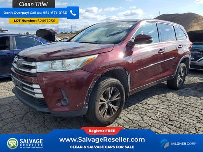 Used 2017 Toyota Highlander LE