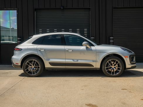 Certified 2025 Porsche Macan image 13