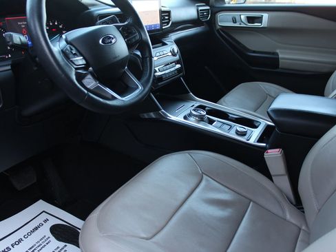 Used 2020 Ford Explorer Limited image 11