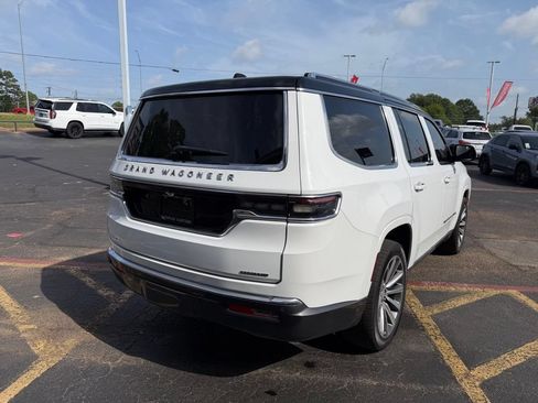 Used 2022 Jeep Grand Wagoneer Series II AWD/4WD image 6