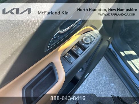 Used 2018 Chevrolet Equinox Premier image 13