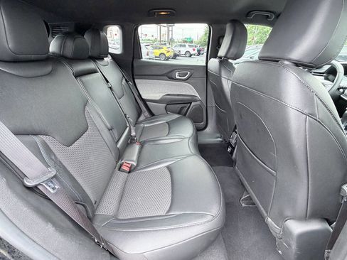Used 2025 Jeep Compass Latitude AWD/4WD image 24