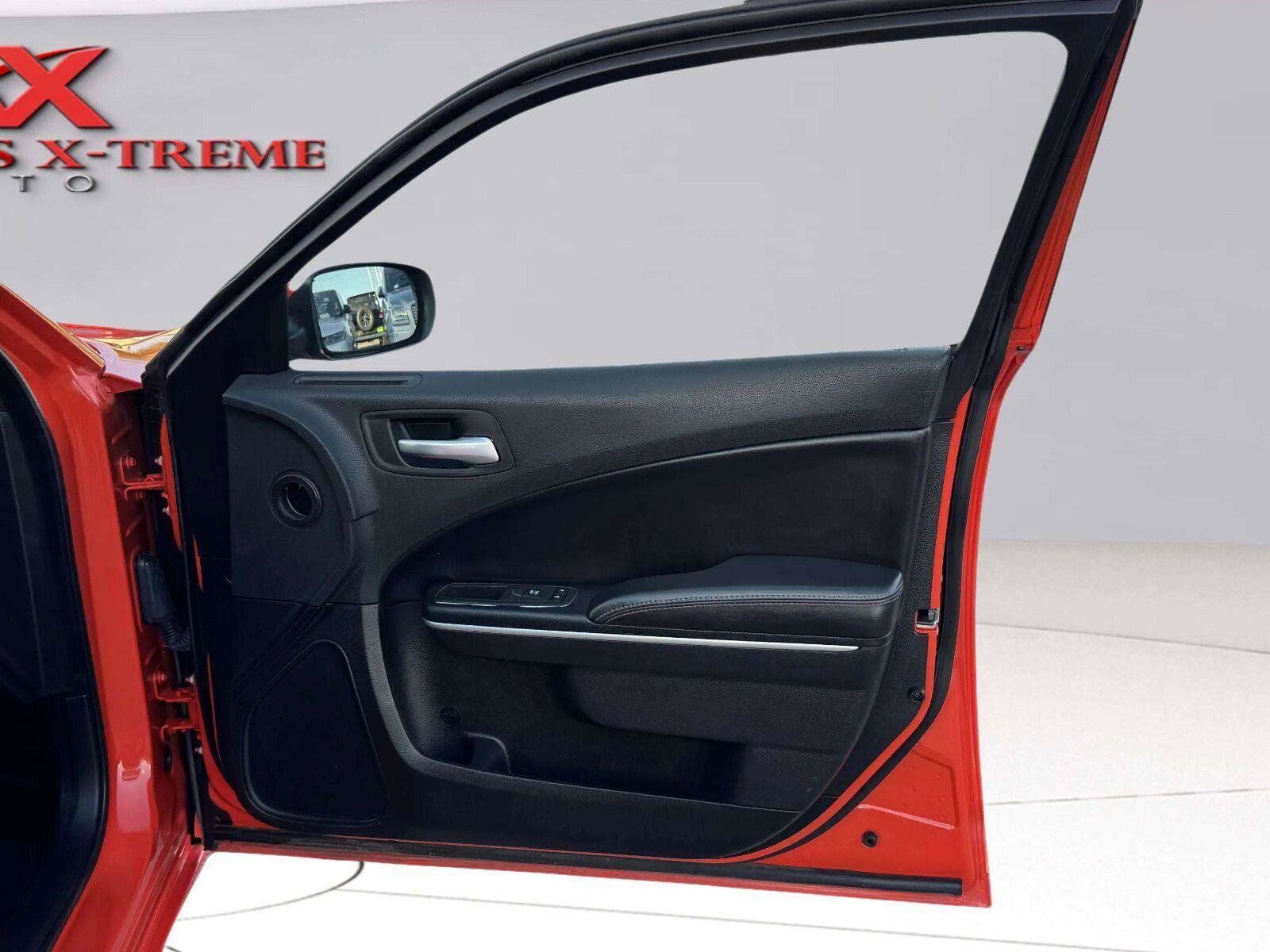 Used 2021 Dodge Charger SXT w/ Leather Interior Group RWD image 40