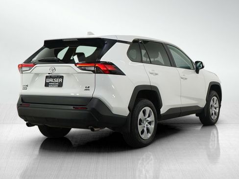 Used 2025 Toyota RAV4 LE AWD/4WD image 5
