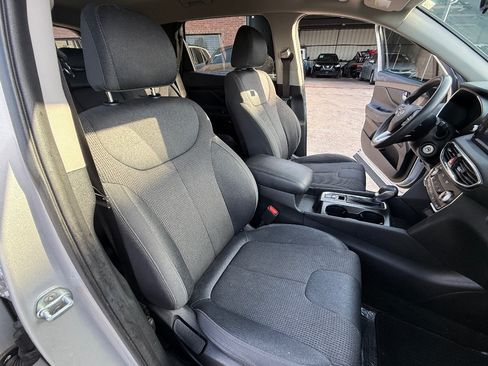Used 2020 Hyundai Santa Fe SE FWD image 16