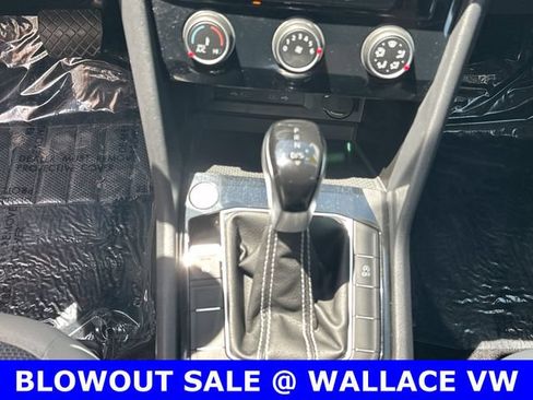 Certified 2025 Volkswagen Taos S FWD image 17