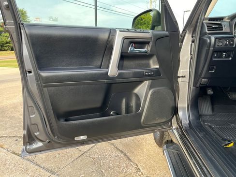 Used 2021 Toyota 4Runner Limited image 11