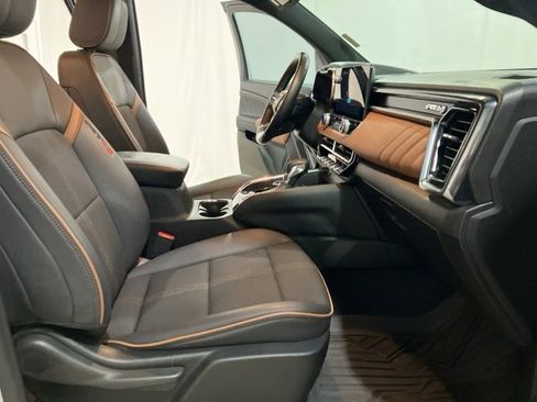 Used 2024 GMC Canyon AT4 w/ Technology Package image 23