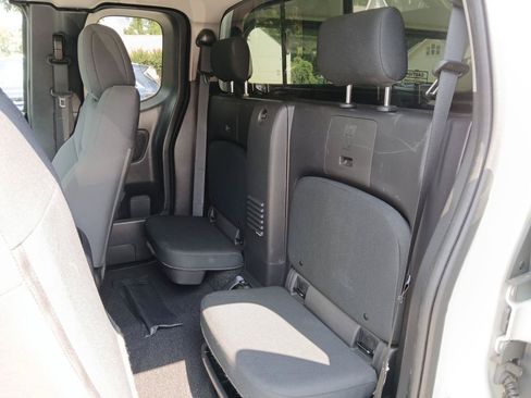 Used 2022 Nissan Frontier S RWD image 11