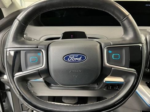 Used 2025 Ford Expedition Platinum AWD/4WD image 26