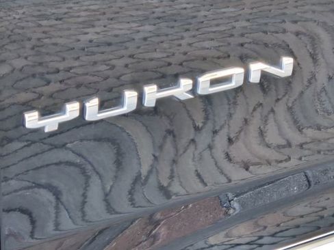Used 2021 GMC Yukon SLT w/ SLT Premium Package RWD image 15
