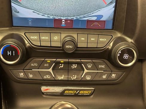 Used 2017 Chevrolet Corvette Z06 w/ Z07 Performance Package RWD image 19
