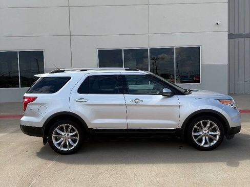 Used 2013 Ford Explorer Limited image 3