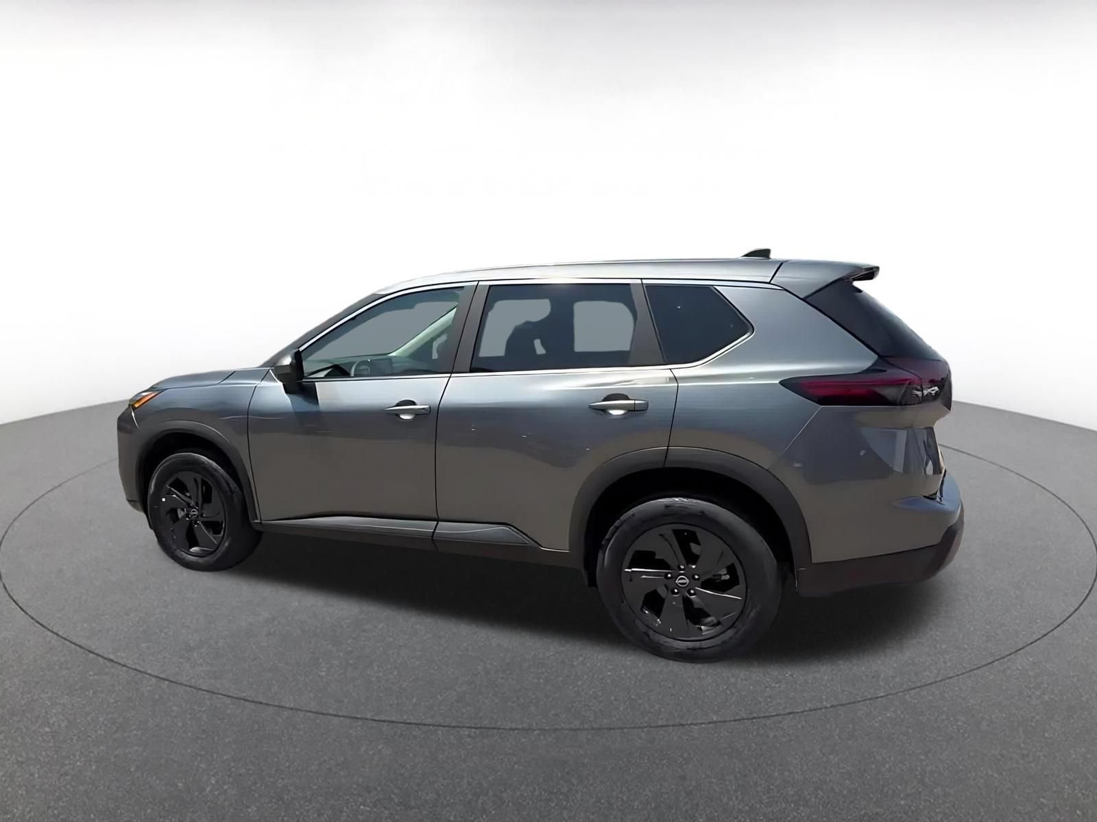 Used 2026 Nissan Rogue SV AWD/4WD image 9