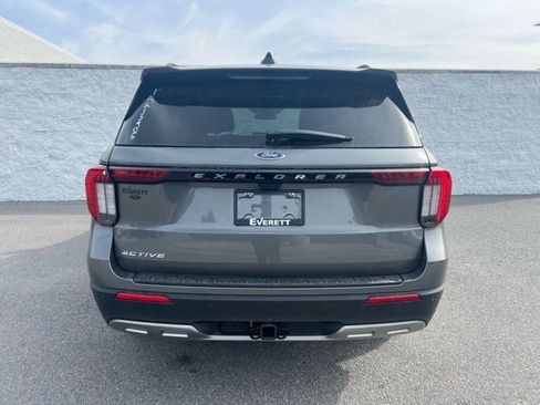 New 2026 Ford Explorer Active w/ Active Comfort Package image 3