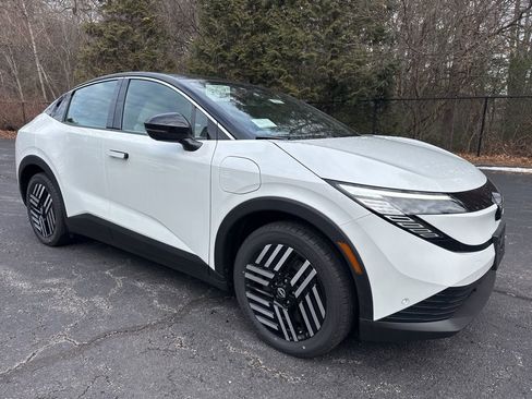 New 2026 Nissan Leaf SV+ w/ Floor Mat Package (SV+) FWD image 2