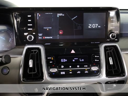 Used 2022 Kia Sorento SX Prestige w/ Panoramic Sunroof Package AWD/4WD image 3