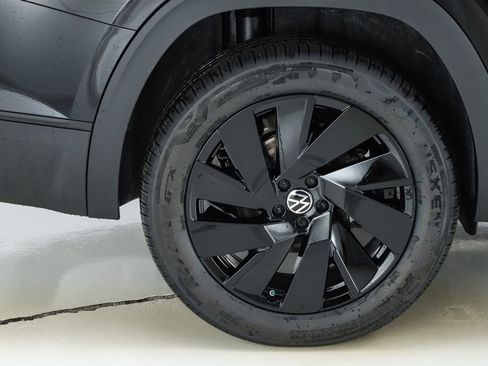 New 2026 Volkswagen Atlas SE image 13