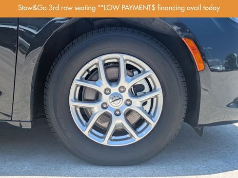 Used 2023 Chrysler Voyager LX FWD image 11