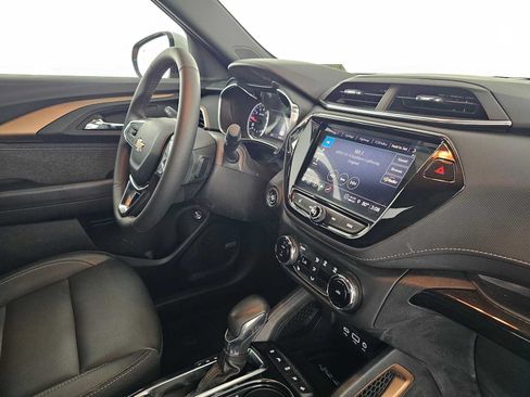 Used 2023 Chevrolet TrailBlazer ACTIV w/ Sun and Liftgate Package FWD image 11