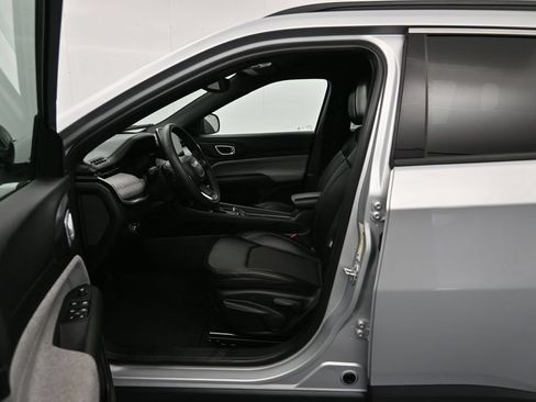 Used 2024 Jeep Compass Latitude AWD/4WD image 20