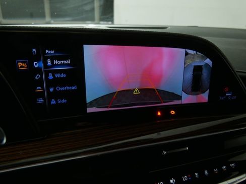 Used 2024 Cadillac Escalade ESV Luxury AWD/4WD image 29