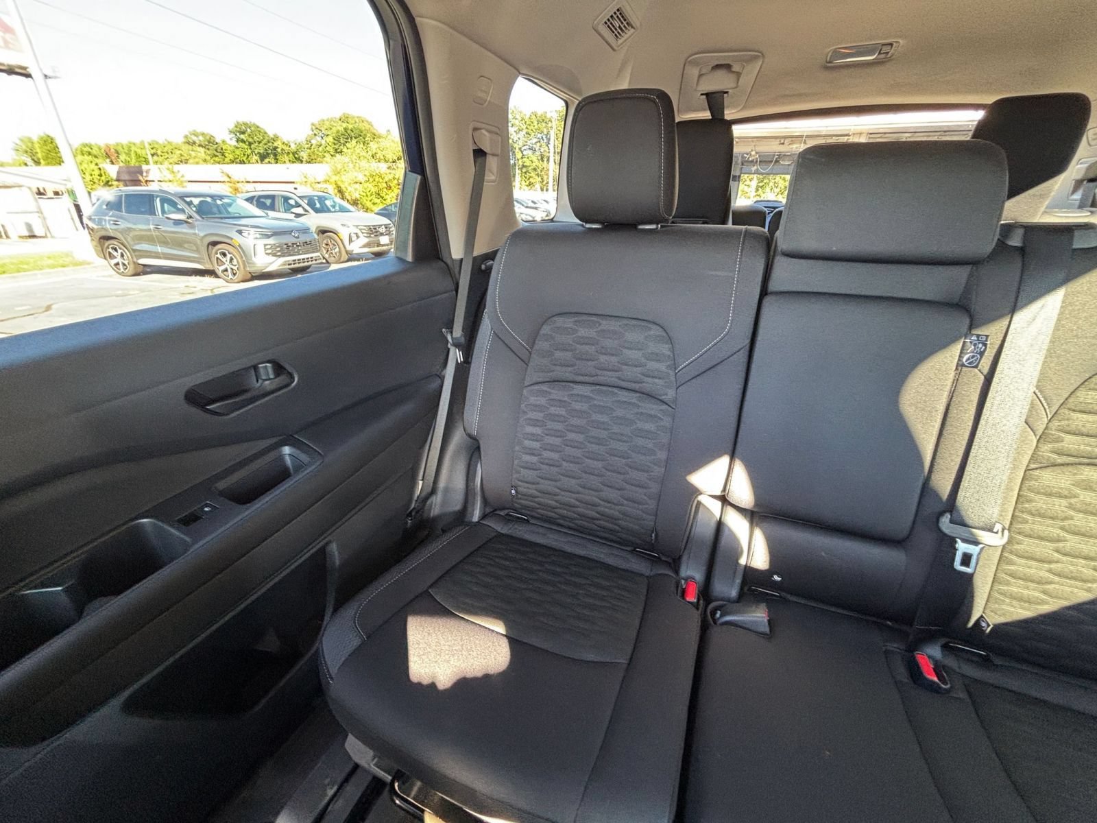 Used 2025 Nissan Pathfinder SV AWD/4WD image 41