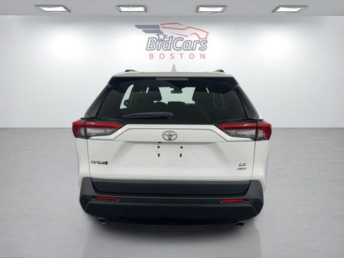 Used 2021 Toyota RAV4 LE AWD/4WD image 5