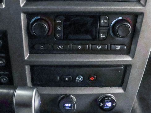 Used 2003 HUMMER H2 w/ Preferred Equipment Group AWD/4WD image 9