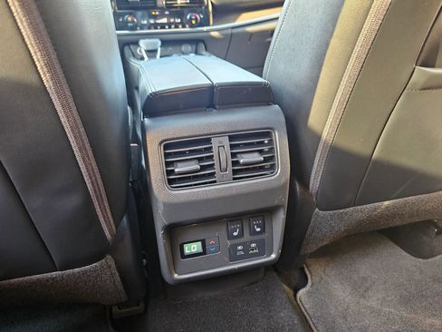 Used 2021 Nissan Rogue Platinum image 33