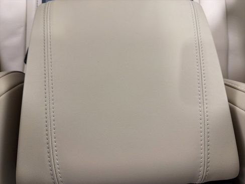 Certified 2025 Acura MDX w/ Technology Package image 47