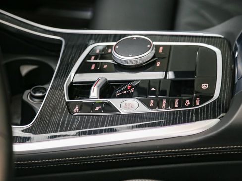 Used 2024 BMW X5 xDrive40i w/ M Sport Package AWD/4WD image 21