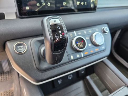 Used 2023 Land Rover Defender 110 S image 12