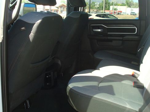 Used 2024 RAM 2500 Big Horn AWD/4WD image 7