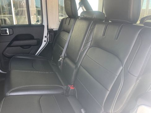 Used 2022 Jeep Wrangler Unlimited Sahara w/ Safety Group image 11