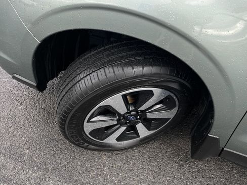 Used 2018 Subaru Forester 2.5i Limited AWD/4WD image 12