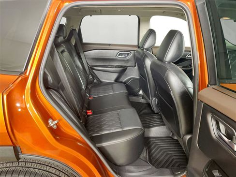 Used 2021 Nissan Rogue Platinum image 28