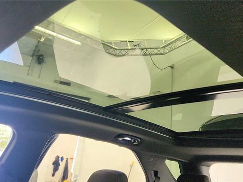 Used 2018 Chevrolet Equinox LT FWD image 25