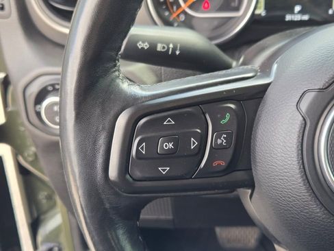 Used 2021 Jeep Gladiator Willys image 29